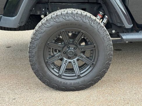 Used 2021 Jeep Gladiator Mojave AWD/4WD image 9