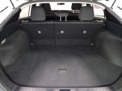 Used 2019 Toyota Prius LE FWD image 7