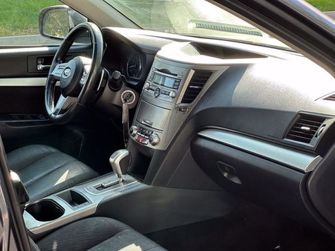 Used 2011 Subaru Outback 2.5i Premium AWD/4WD image 20