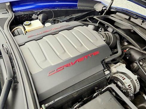 Used 2017 Chevrolet Corvette 2dr Stingray 1LT Coupe with Up image 24