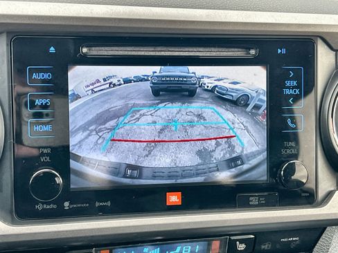 Used 2018 Toyota Tacoma Limited image 19