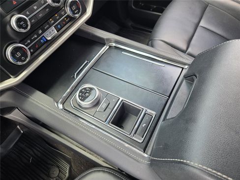 Used 2023 Ford Expedition XLT RWD image 18