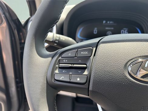 New 2026 Hyundai Venue SEL FWD image 31