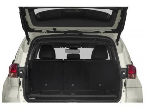 Used 2019 Toyota Highlander XLE FWD image 12