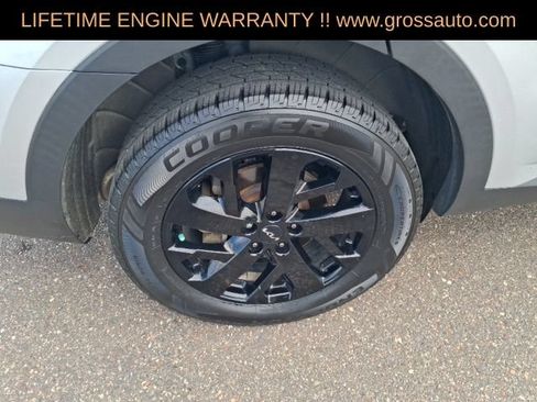 Used 2022 Kia Sorento S w/ Panoramic Sunroof Package AWD/4WD image 10