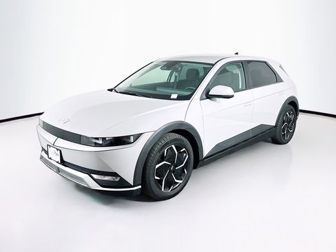 Used 2024 Hyundai Ioniq 5 SEL image 3