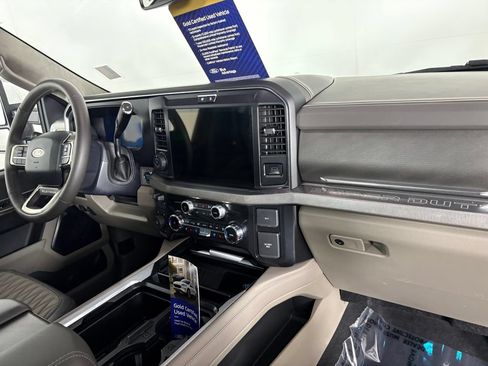 Certified 2025 Ford F450 Platinum w/ Platinum Plus Package AWD/4WD image 38