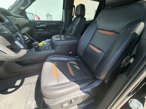 Used 2022 GMC Sierra 1500 AT4 w/ AT4 Premium Package AWD/4WD image 8