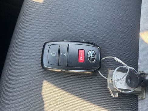 Used 2025 Toyota Tacoma TRD Off-Road image 22