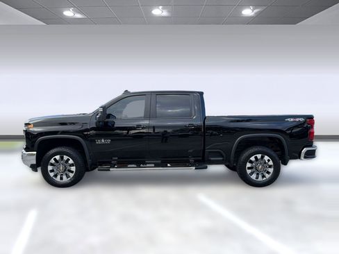 Used 2025 Chevrolet Silverado 2500 LT w/ Texas Edition image 2