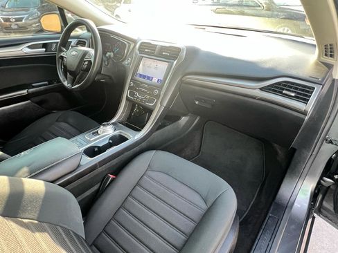 Used 2020 Ford Fusion SE FWD image 27