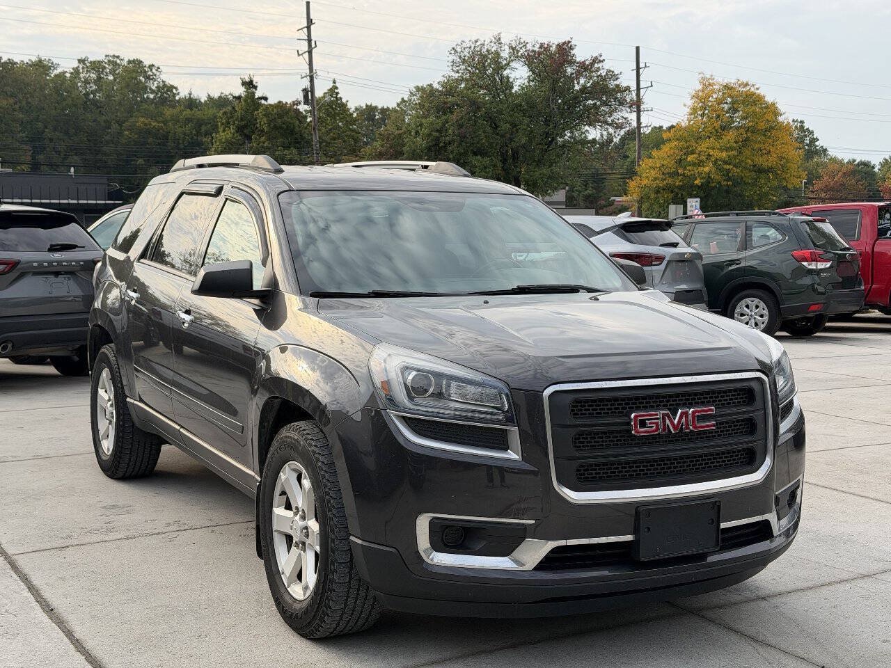 Used 2016 GMC Acadia SLE FWD image 4