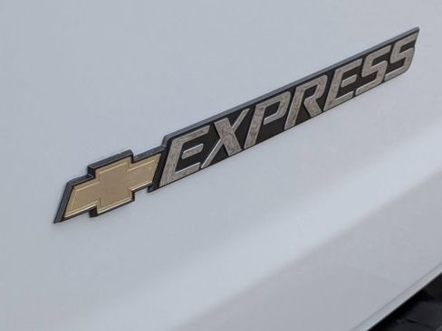 Used 2023 Chevrolet Express 3500 LT w/ LT Preferred Equipment Group image 10