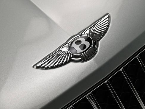 Certified 2025 Bentley Bentayga Extended Wheelbase image 34