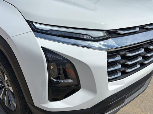 Used 2026 Chevrolet Equinox LT FWD image 30