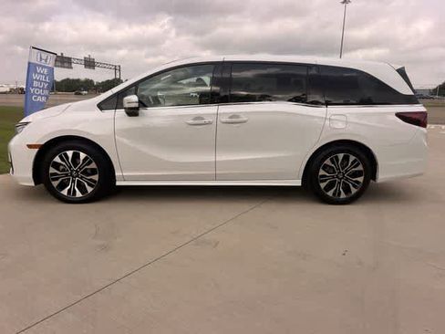 Certified 2026 Honda Odyssey Elite image 4