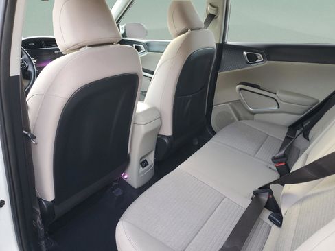 Certified 2023 Kia Soul EX image 9