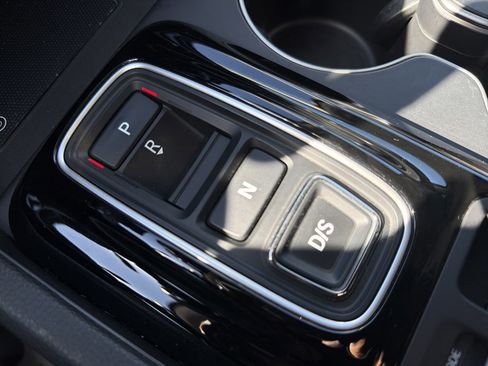 Used 2025 Honda Pilot Touring image 25