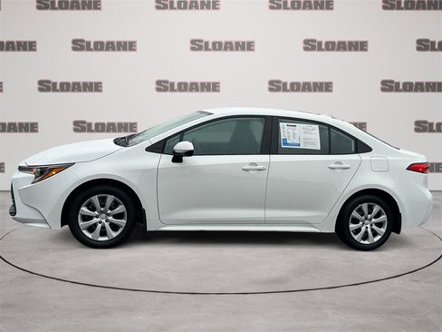 Used 2025 Toyota Corolla LE image 2