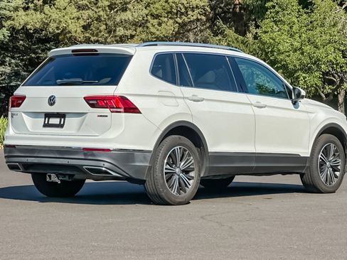 Used 2019 Volkswagen Tiguan SEL w/ 3rd Row Seat Package AWD/4WD image 4