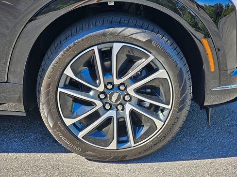 New 2026 Cadillac Optiq Sport 1 AWD/4WD image 9