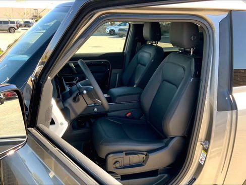 New 2025 Land Rover Defender 90 S image 8