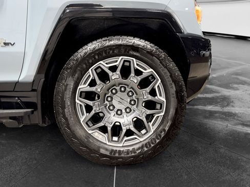 Used 2025 GMC Hummer EV 3X AWD/4WD image 37