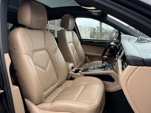 Used 2021 Porsche Macan S image 38