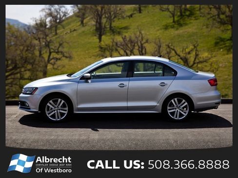 Used 2015 Volkswagen Jetta SE FWD image 1