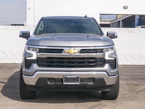 Used 2024 Chevrolet Silverado 1500 LT RWD image 2