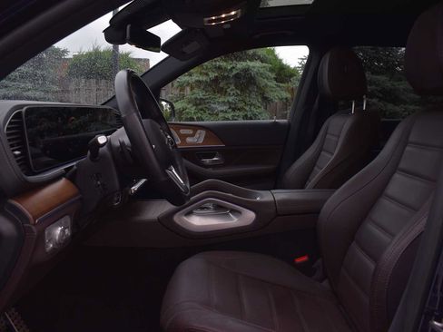 Used 2022 Mercedes-Benz GLS 450 4MATIC image 9