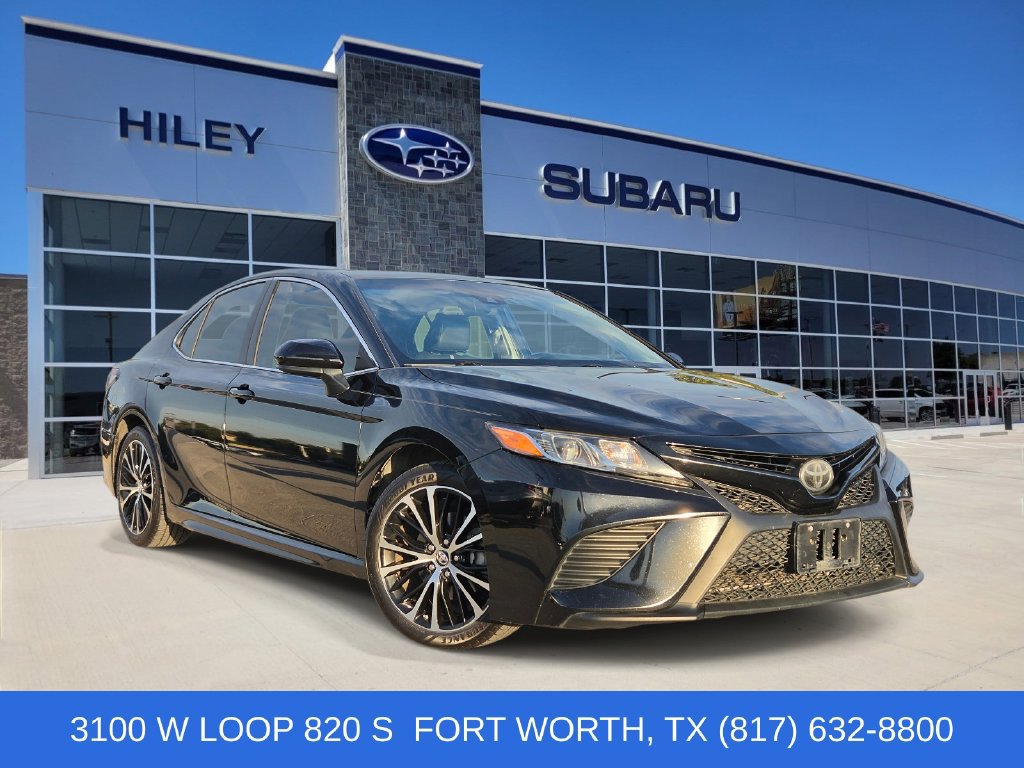 Used 2018 Toyota Camry SE w/ Moonroof Package FWD image 1