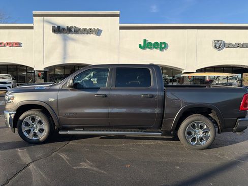 New 2026 RAM 1500 4x4 Crew Cab image 7