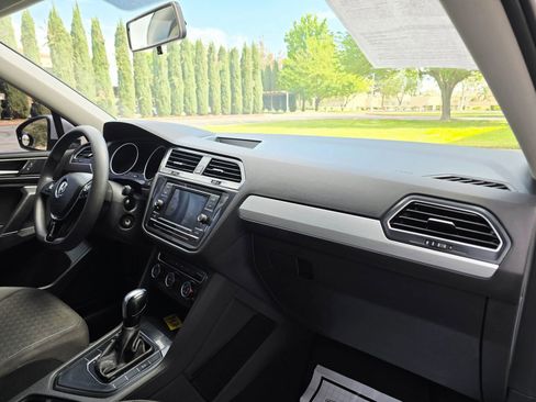 Used 2018 Volkswagen Tiguan S FWD image 30