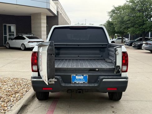 Used 2018 Honda Ridgeline Sport image 6