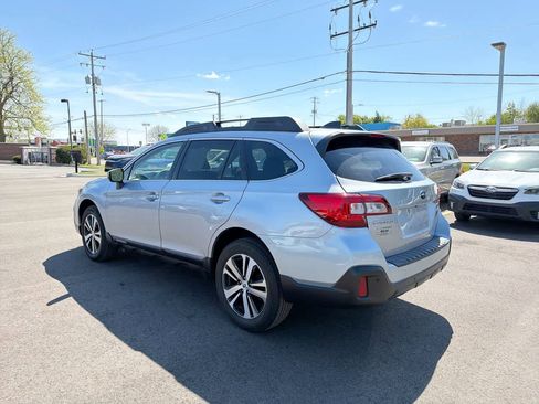 Used 2019 Subaru Outback 2.5i Limited AWD/4WD image 11