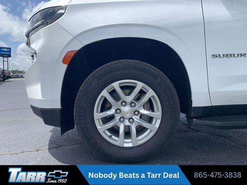 Used 2024 Chevrolet Suburban LT AWD/4WD image 18