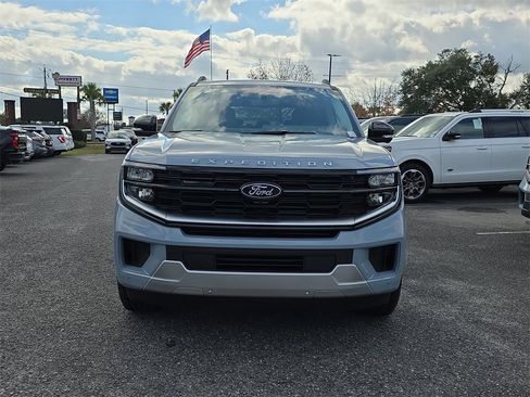 New 2025 Ford Expedition Platinum w/ Driver's Package image 10