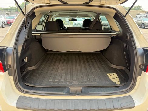 Used 2017 Subaru Outback 2.5i Premium image 7