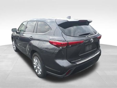 Used 2020 Toyota Highlander Limited image 4