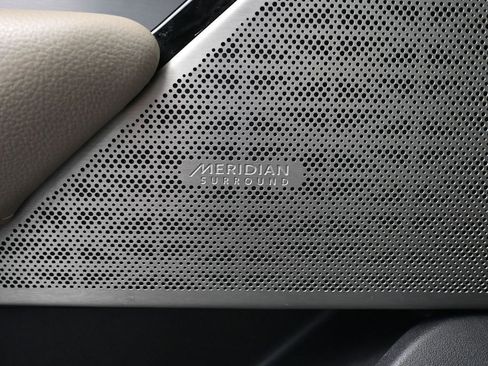 Used 2020 Land Rover Range Rover Velar R-Dynamic S image 22