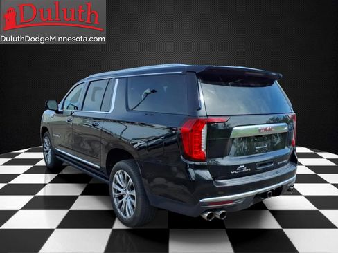 Used 2021 GMC Yukon XL Denali w/ Denali Premium Package AWD/4WD image 3
