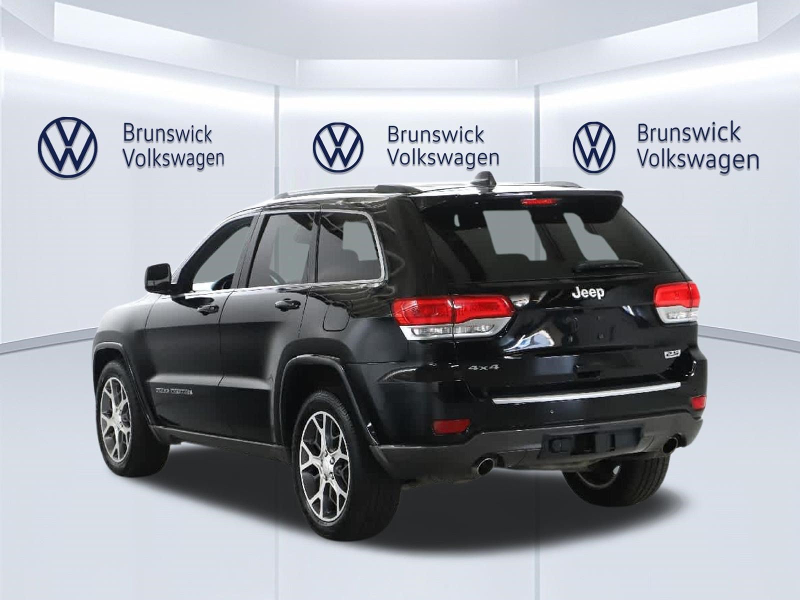 Used 2018 Jeep Grand Cherokee Limited AWD/4WD image 41