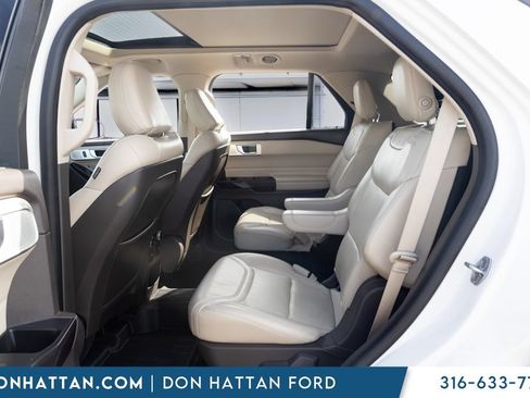 Used 2020 Ford Explorer Platinum w/ Premium Technology Package AWD/4WD image 19