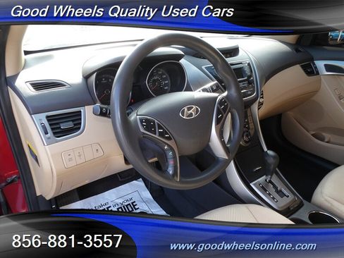 Used 2013 Hyundai Elantra GLS w/ Preferred Pkg image 12