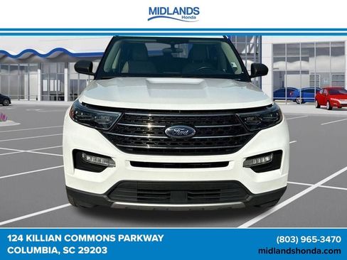 Used 2023 Ford Explorer XLT w/ Equipment Group 202A RWD image 2