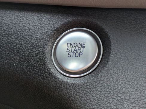 Used 2020 Hyundai Santa Fe SEL w/ Convenience Package image 27