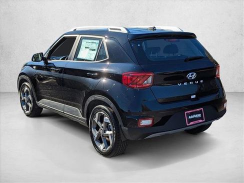 Certified 2025 Hyundai Venue SEL image 8