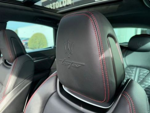 Used 2022 Maserati Levante Trofeo image 20