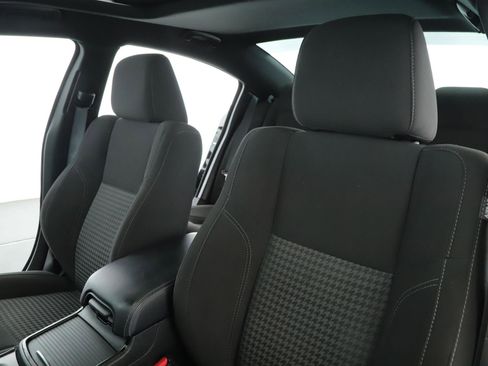 Used 2023 Dodge Charger SXT w/ Blacktop Package image 4